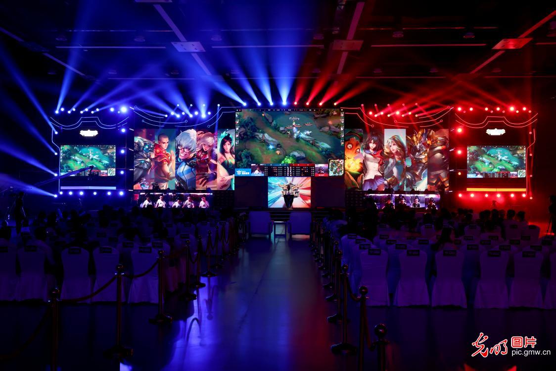 这也让我们 这也让我们