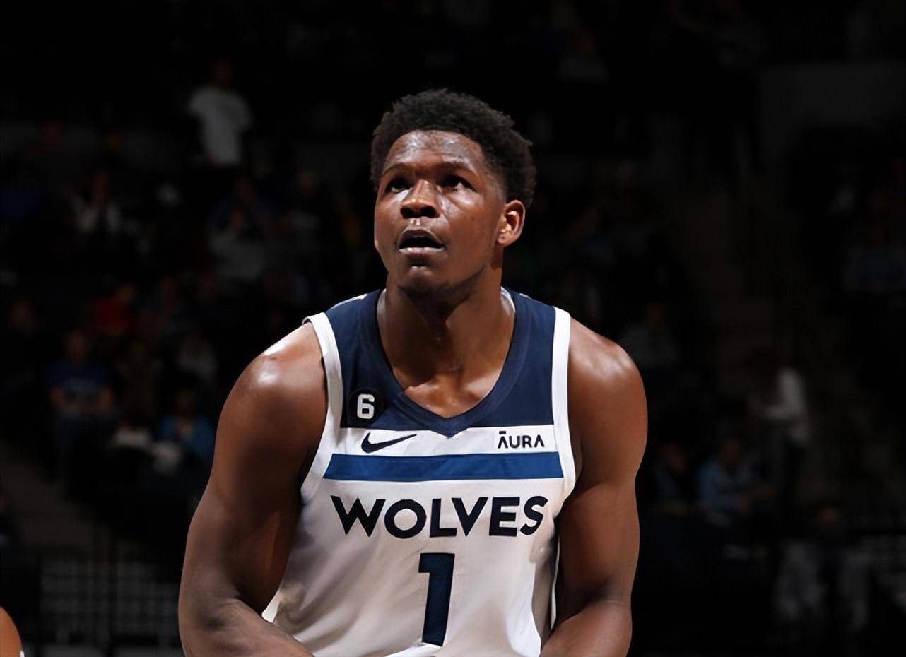 场和后防线 场和后防线